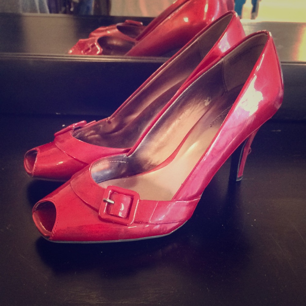 Worthington red heels size 8